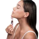 أداة-تدليك-الوجه-بالاهتزاز-فلوليس-كونتور-تعمل-بالبطارية—Flawless-Contour-Vibrating-Facial-Roller-&-Massager