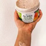 سكرب ستيفز بالمشمش للبشرة العادية فريش سكين (تقشير قوي) St. Ives Fresh Skin Facial Scrub Exfoliating Apricot