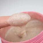 سكرب-الجسم-فلاك-أواي-من-سوب-اند-جلوري-Soap-&-Glory-Flake-Away-Shea-Butter-Sugar-And-Apricot-Seed-Spa-Body-Scrub